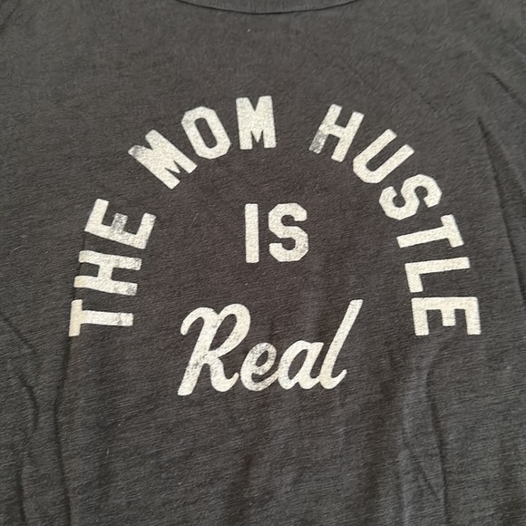 NWT Old Navy women’s slogan tee shirt - Picture 2 of 3